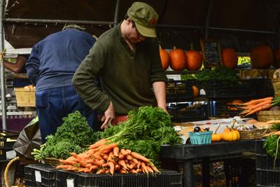 20211016-FARMMARKET-RADDER-03.JPG