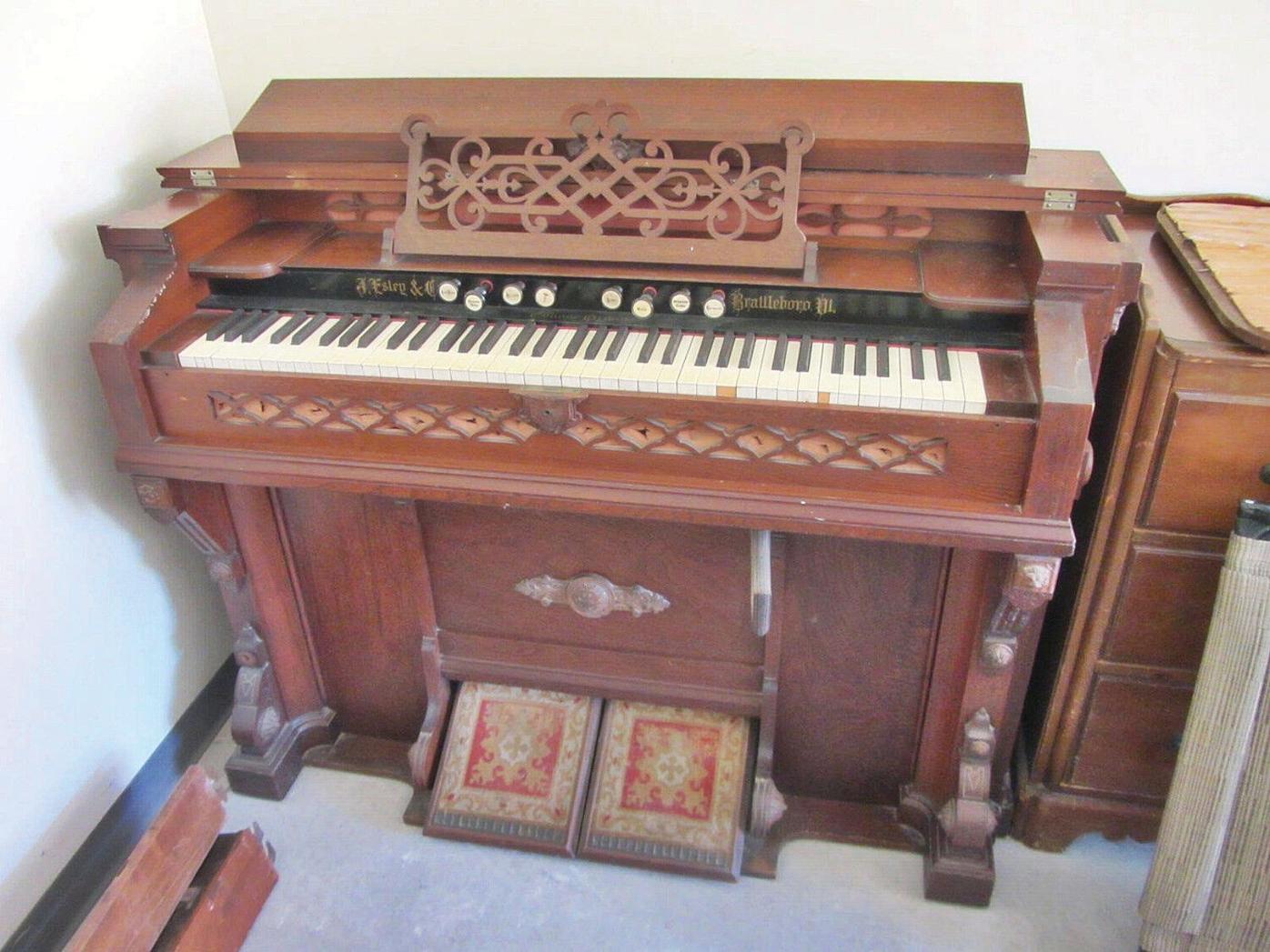Estey pump organ returns to descendants Local News