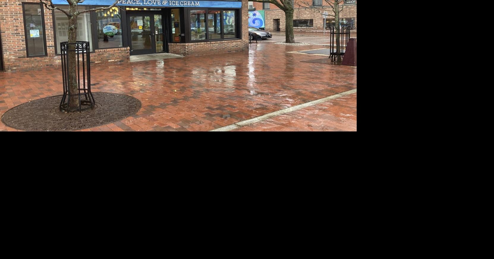 https://bloximages.newyork1.vip.townnews.com/reformer.com/content/tncms/assets/v3/editorial/7/03/703a6cf2-dd65-11ed-9f88-1f3c14871c63/643db7c69bdab.image.jpg?crop=16628730187&resize=1200630&order=cropresize