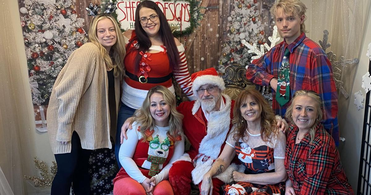 Shear Designs Hosts Annual Santa Day for Families in Need Shear Designs Hosts Annual Santa Day for Families in Need