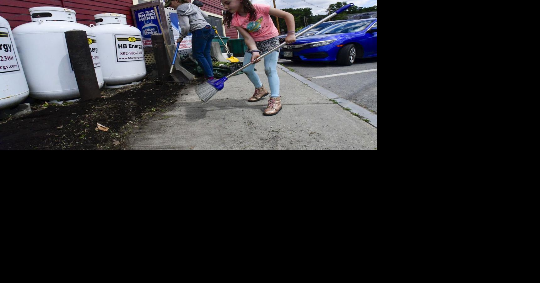 VIDEO: Helping out the community