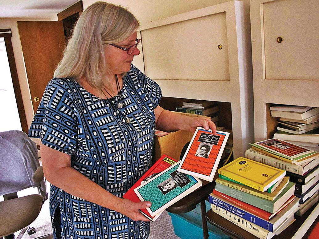 Hundreds of books owned by Warren Zevon to be sold State