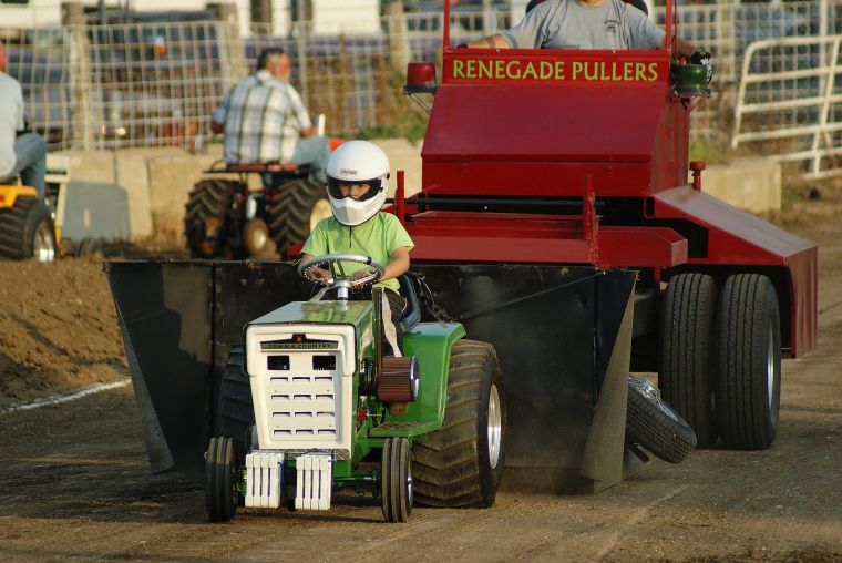 Garden Tractor Pull Helps Continue Family Tradition Local News