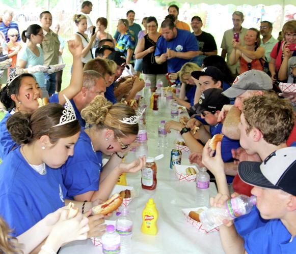 Hot dog eating champions repeat feat | Food & Drink | republicaneagle.com