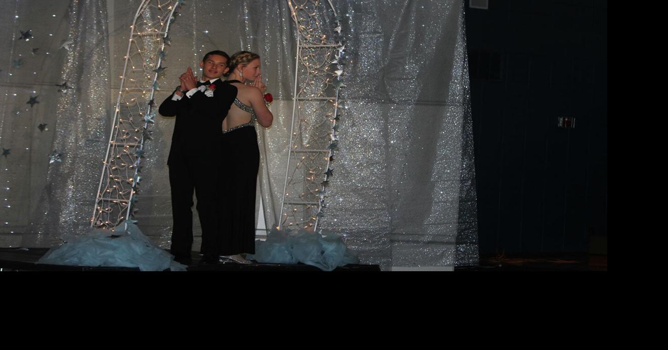 WHS prom 2016: Making a grand entrance | Schools | republicaneagle.com