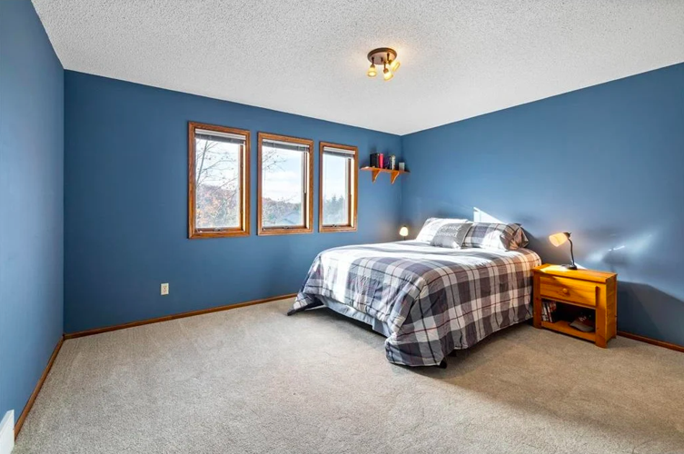 Photos Warm and house on 3 acres for sale in Red Wing Real