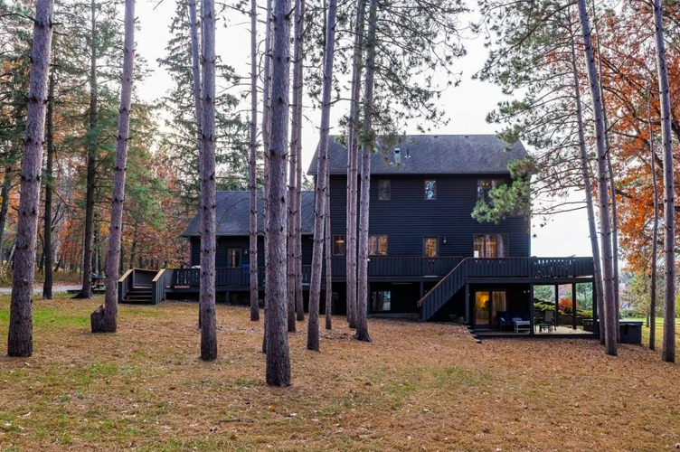 Photos Warm and house on 3 acres for sale in Red Wing Real