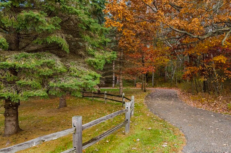 Photos Warm and house on 3 acres for sale in Red Wing Real