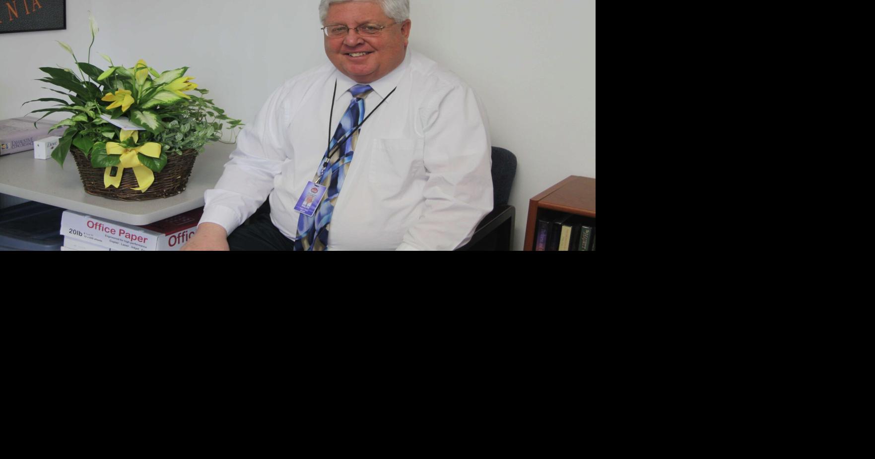 Woodbury's Pastor Ralph writes book | Local News | republicaneagle.com