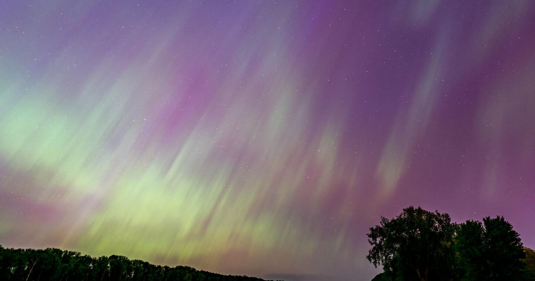 Northern lights shine bright above Red Wing - Vimarsana News