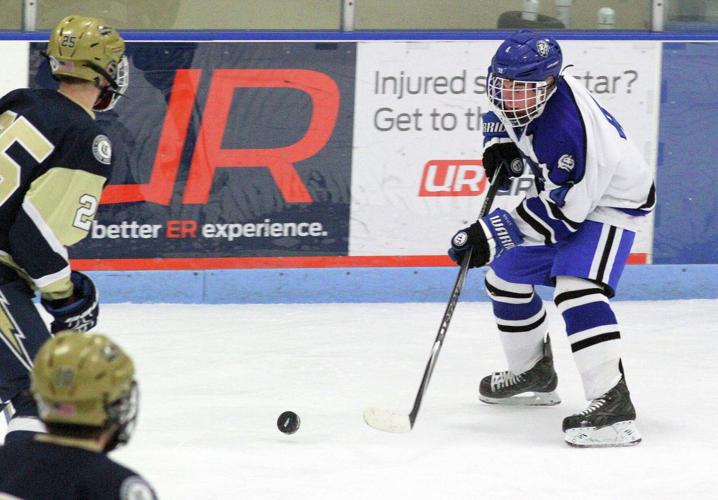 Woodbury Boys Hockey Royals claim consolation title in weekend tourney
