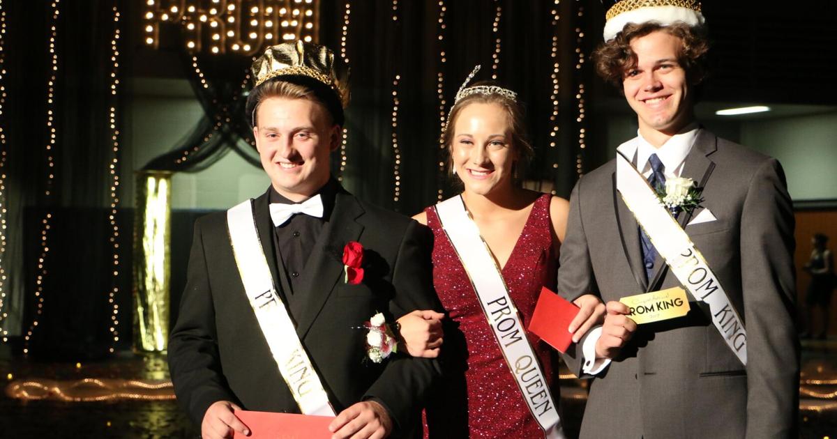 Perryfields Prom PHOTOS: Prom night in Farmington and Rosemount | Things To Do ...