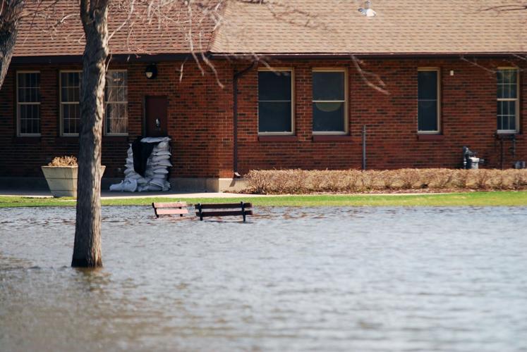 Red Wing gears up for probable flooding Local News