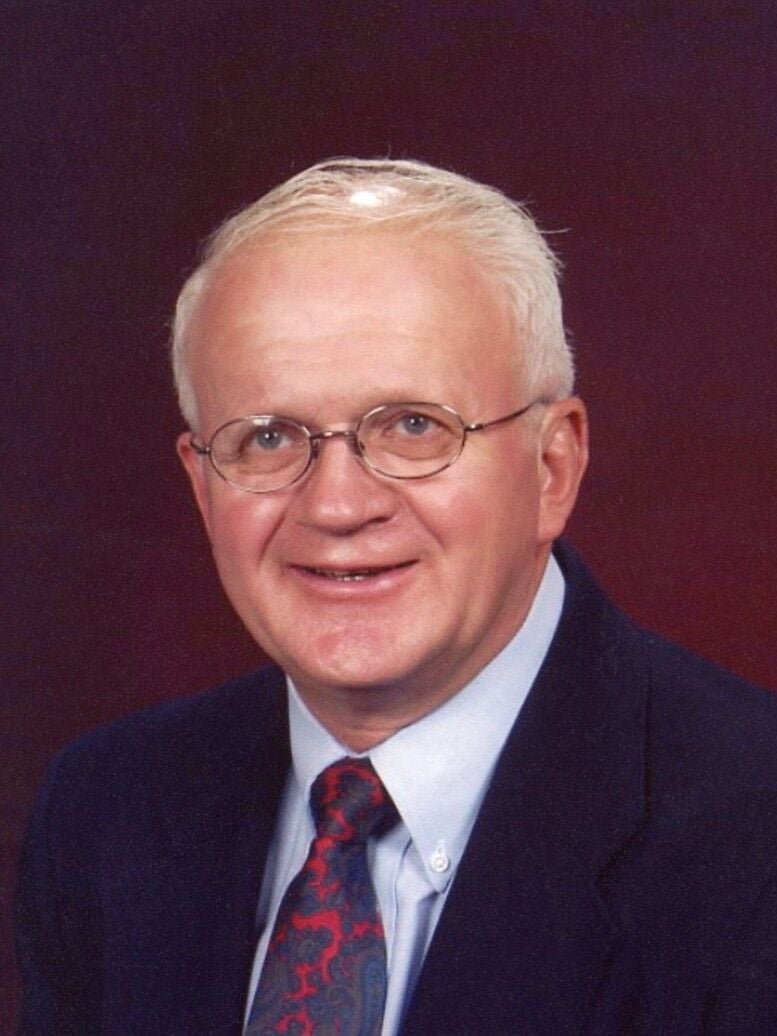 Lyle B. Noble | Obituaries | Republicaneagle.com