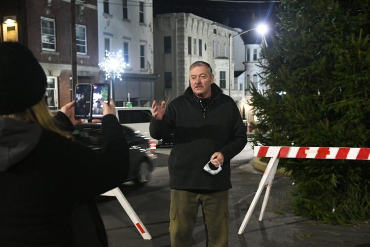 Lighting the Christmas tree in Pottsville News