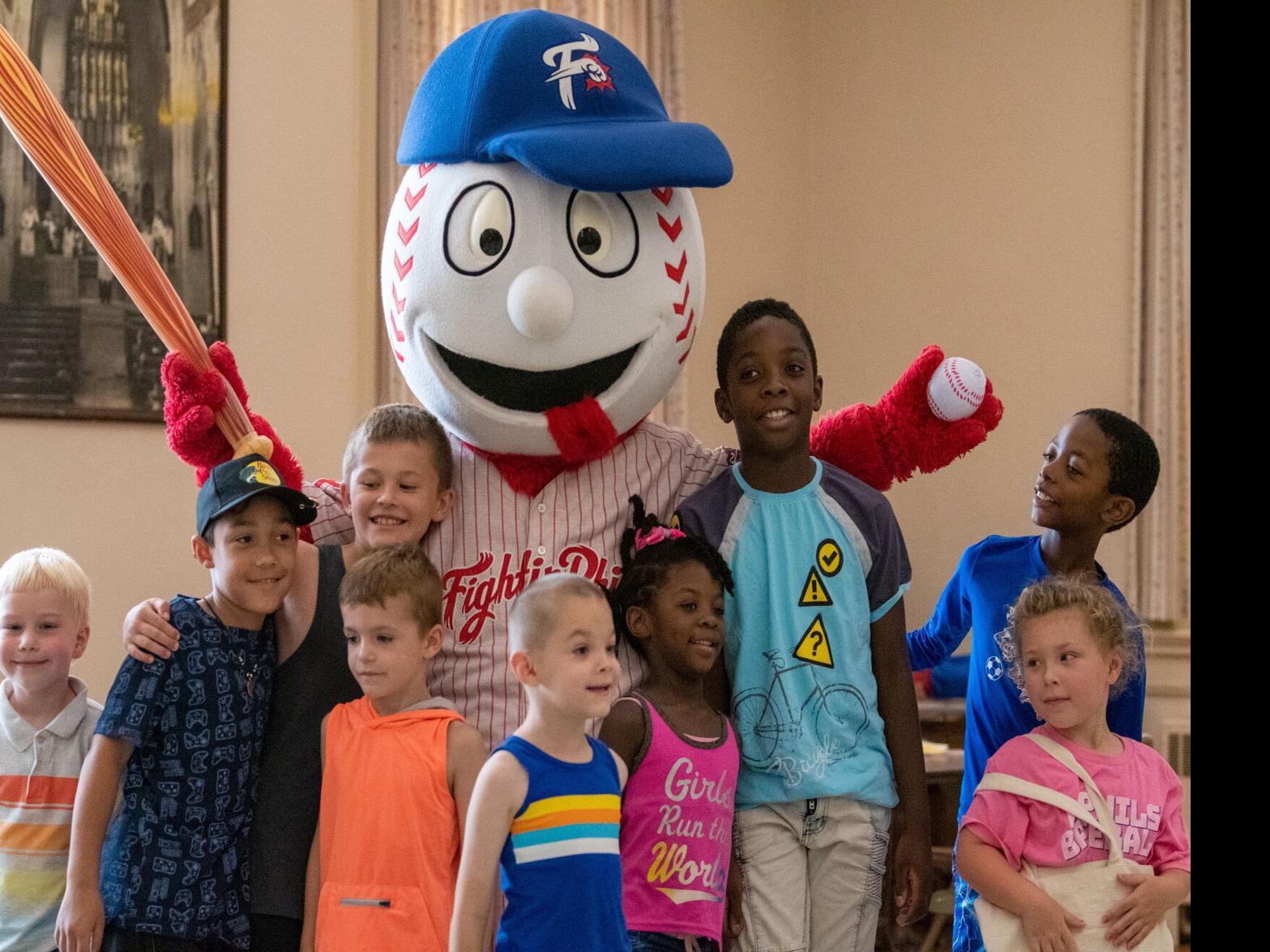 Screwball teaching the new kid on - Reading Fightin Phils