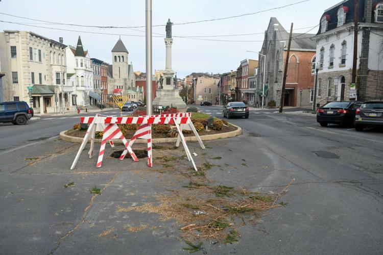 Car hits, destroys Pottsville Christmas tree; driver faces careless