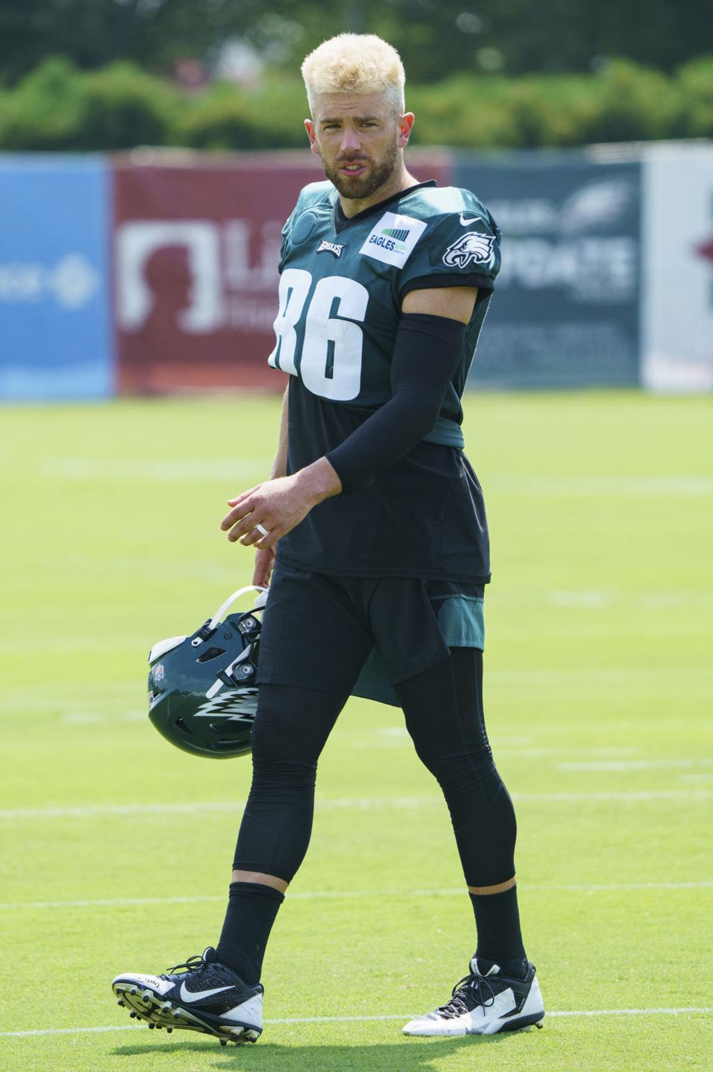 Eagles Training Camp 2021: Nick Sirianni era begins for Philadelphia, Zach  Ertz unveils new hair look - 6abc Philadelphia