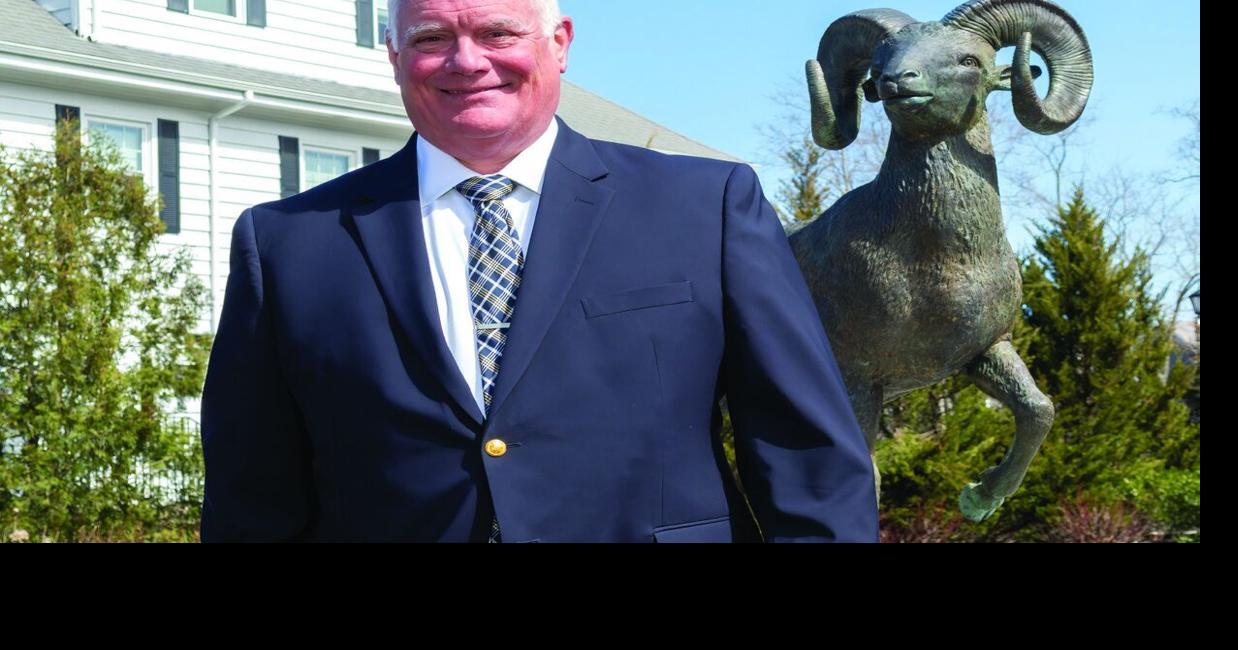 URI Trustee gives $1.6 million gift for engineering scholarship