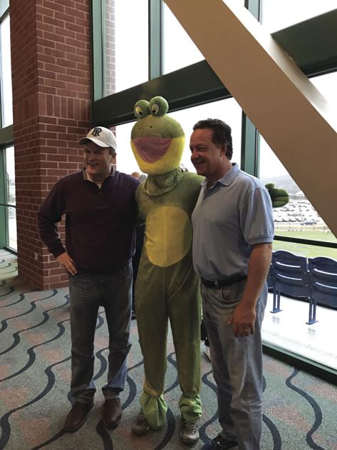 Frog Man Brings A New Level Of Fandom To The Uri Ryan Center Local News Ricentral Com
