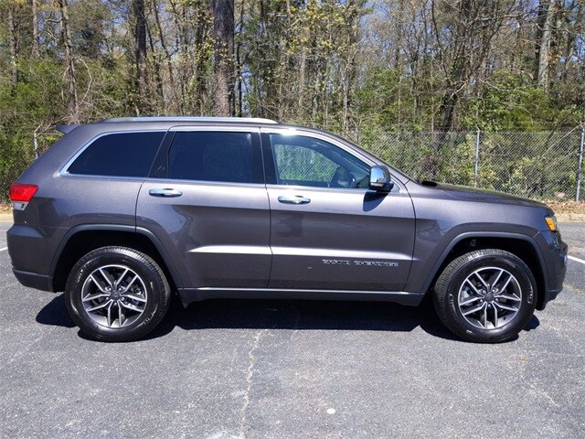 2019 Black Jeep Grand Cherokee