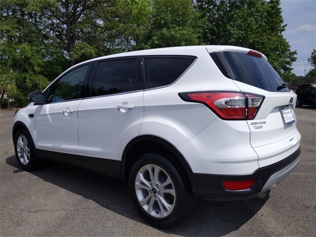 2017 Oxford White Ford Escape