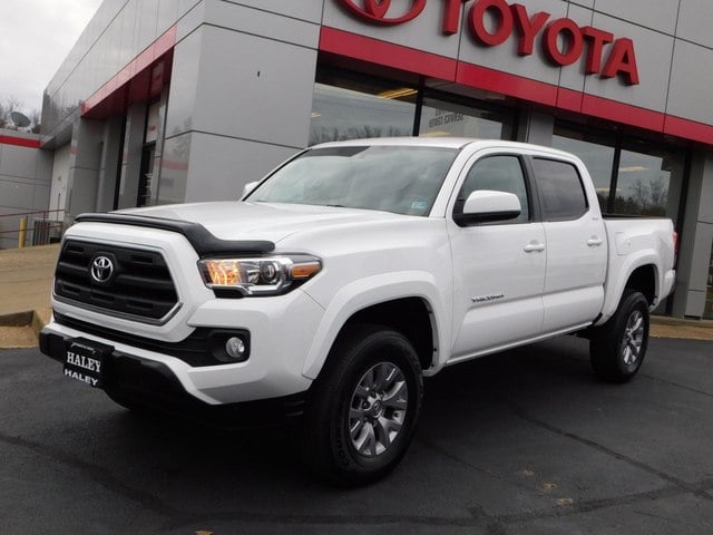 2016 White Toyota Tacoma