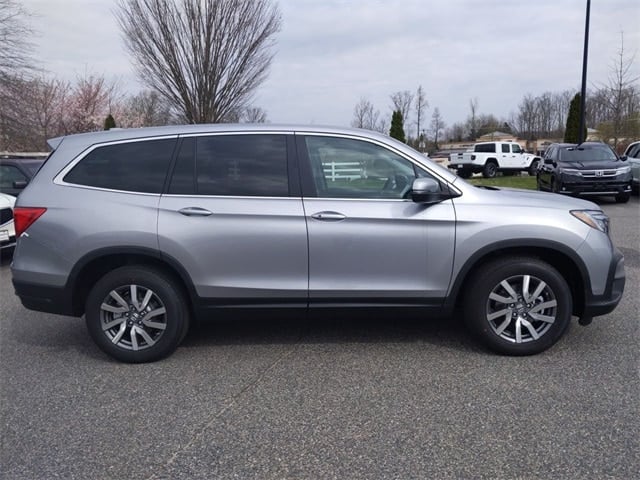 2020 Lunar Silver Honda Pilot