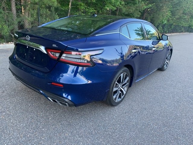 2019 blue nissan maxima