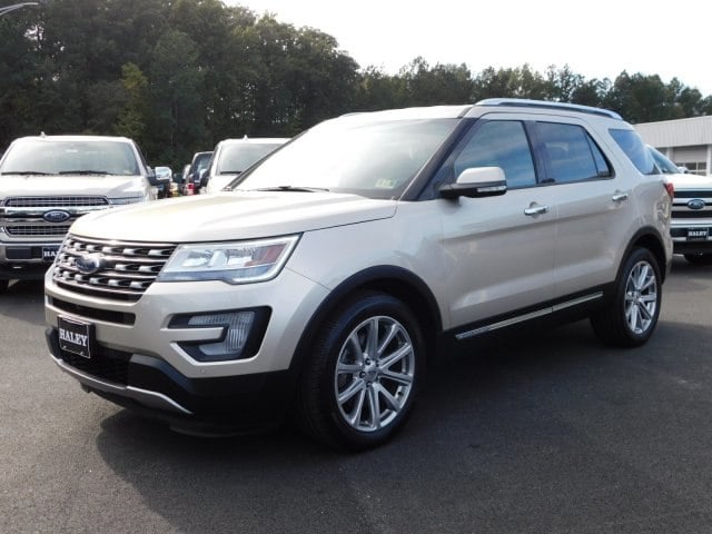 2017 Canyon Ridge Metallic Ford Explorer