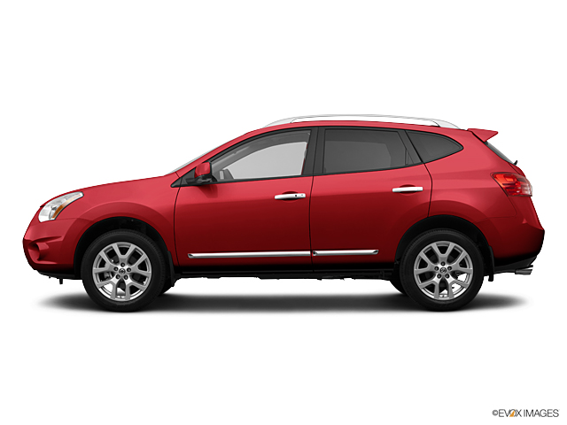 2013 Cayenne Red Pearl Nissan Rogue