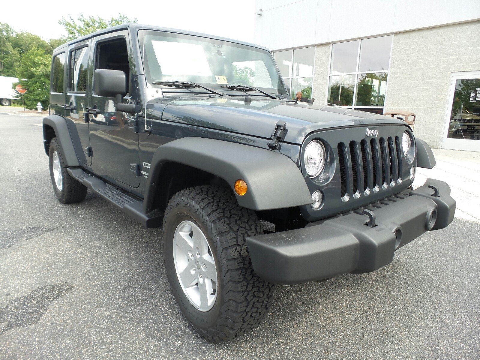 2017 Rhino Clearcoat Jeep Wrangler Unlimited | SUVs | richmond.com