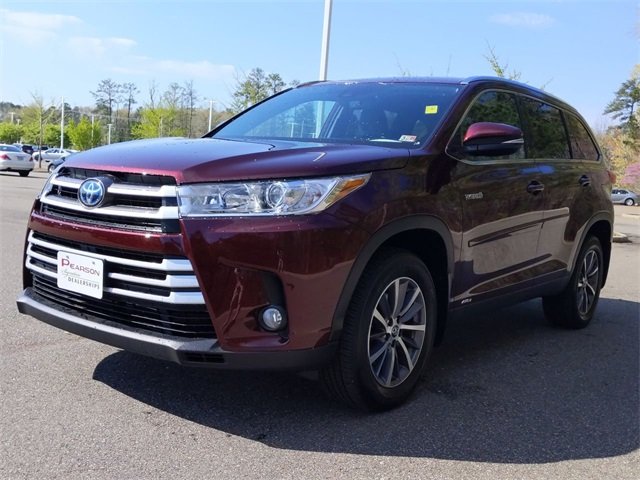 2019 Ooh La La Rouge Mica Toyota Highlander | SUVs | richmond.com