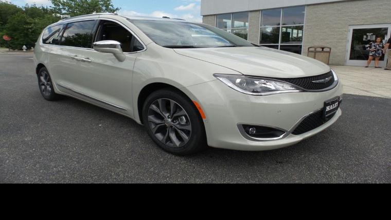Chrysler pacifica crossover