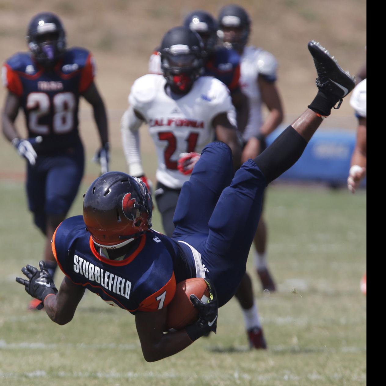 California Pa Eases Past Virginia State In Opener College