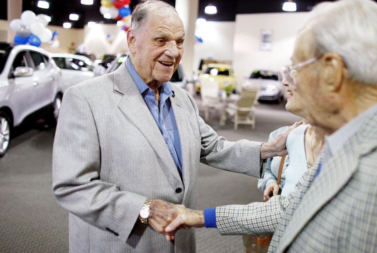 Auto dealer Max H. Pearson dies at 95 Local