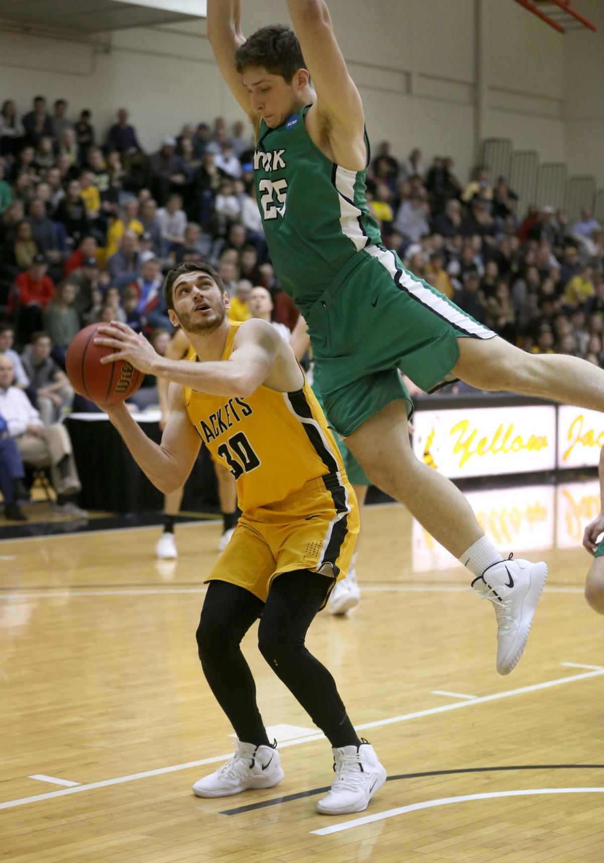 Randolph Macon Readies For Sweet 16 Appearance On Friday College
