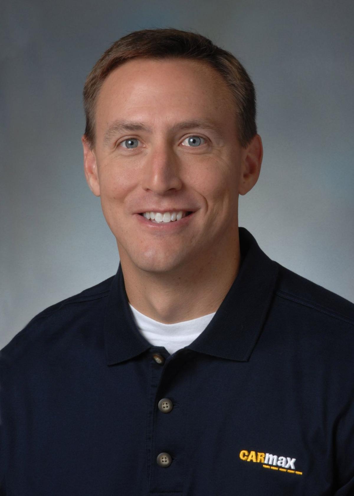 CarMax's Folliard retiring as CEO by end of 2016; William Nash named to