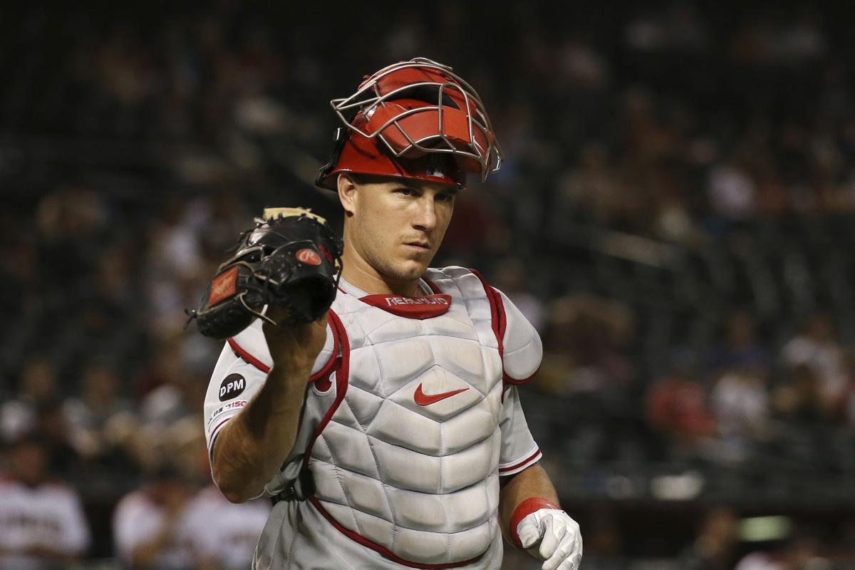 Phillies catcher J.T. Realmuto has fracture in right thumb
