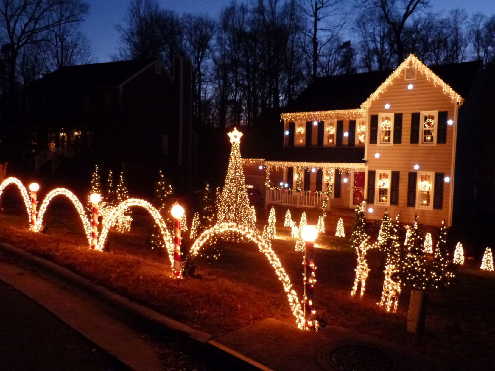 Suggested Route To Hit 10 Of Richmond's Most Popular Tacky Light Homes ...