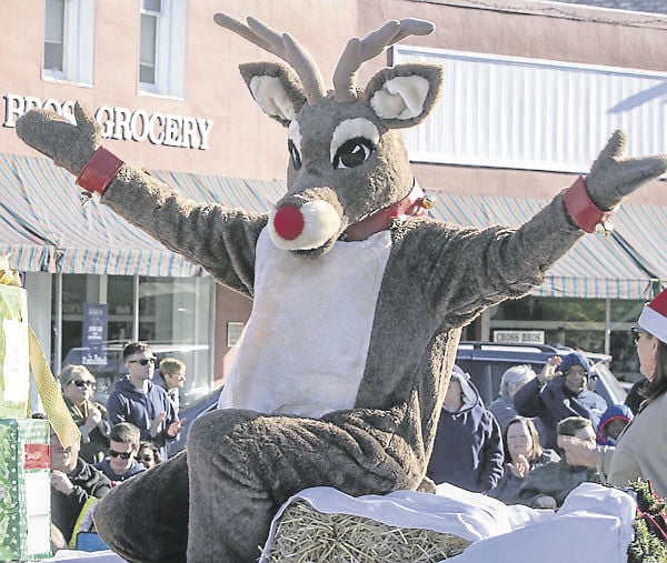 Ashland kicks off season with Olde Time Holiday Parade Mechanicsville