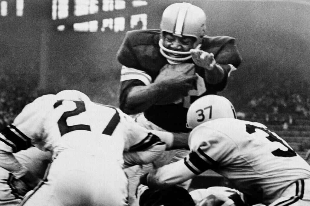 \ud83c\udfc8 All-time NFL great running back, social activist Jim Brown dead at 87