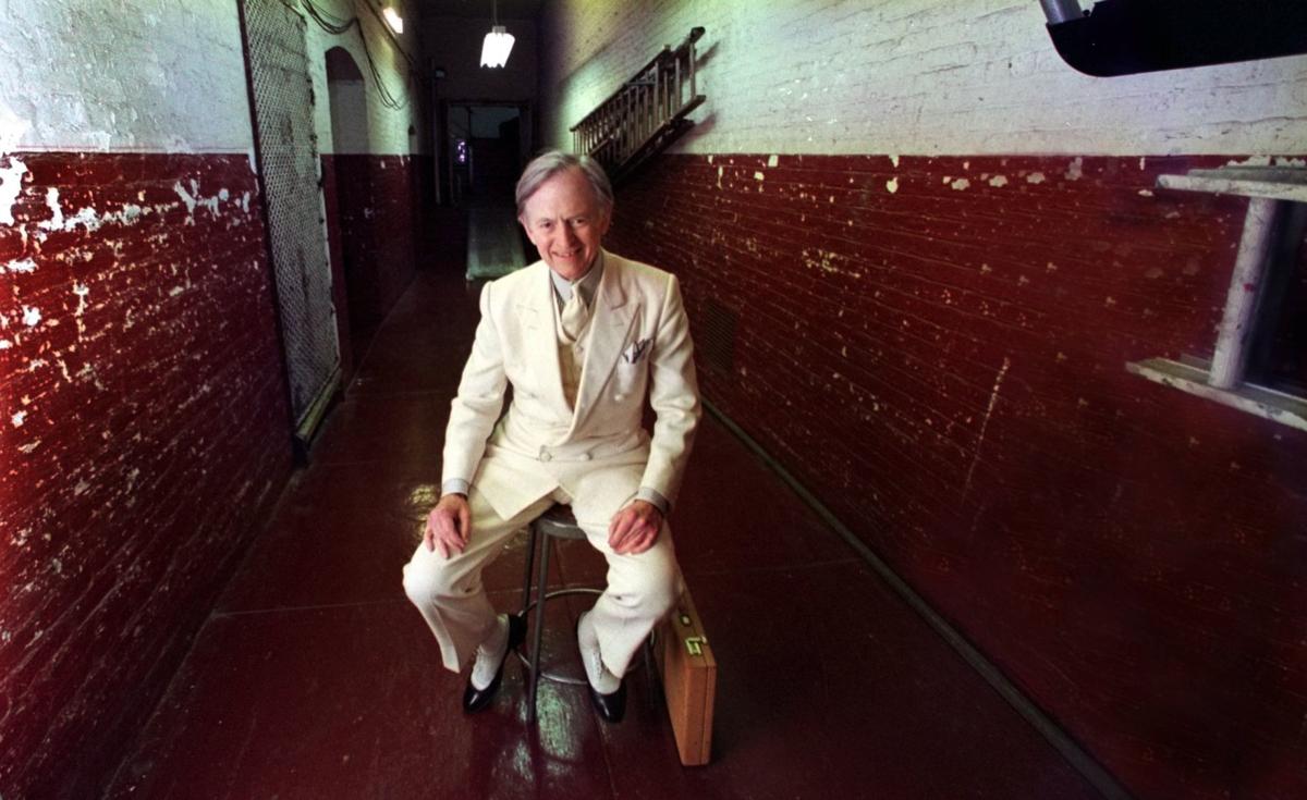 Author And Richmond Native Tom Wolfe Dies At Age 88 Ap