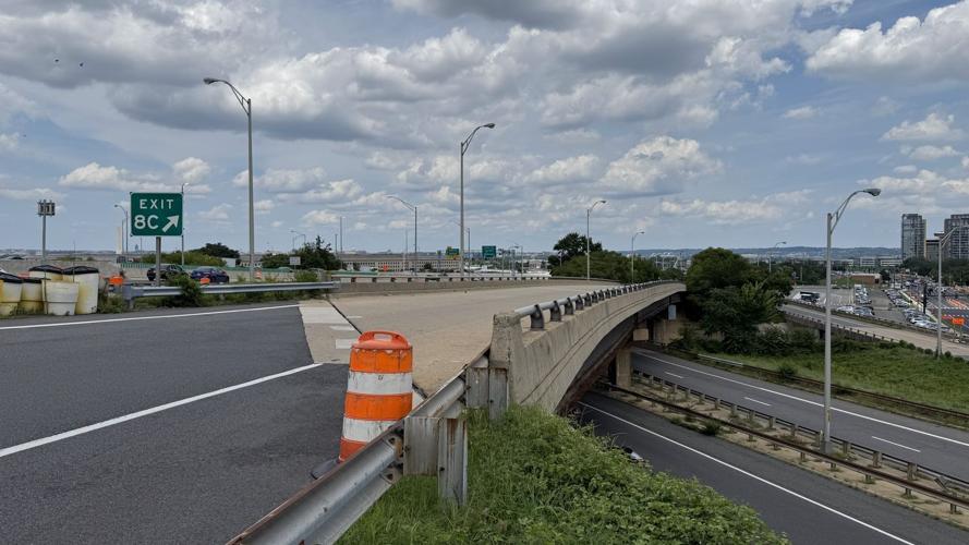 I-395 northbound Exit 8C bridge rehabilitation construction underway in Pentagon City