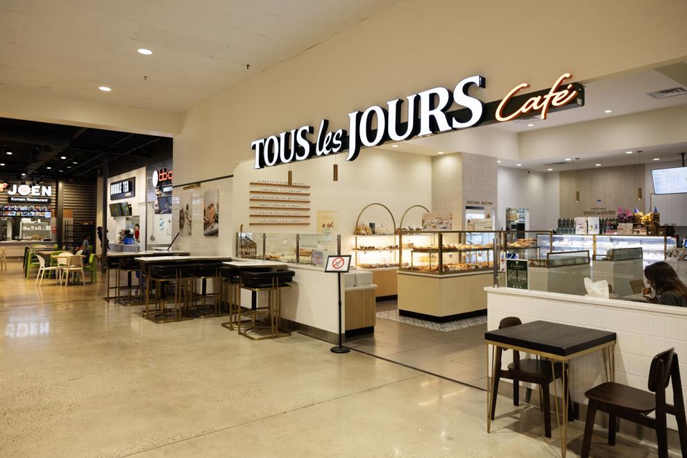 A look at Lotte Plaza Market #39 s food court