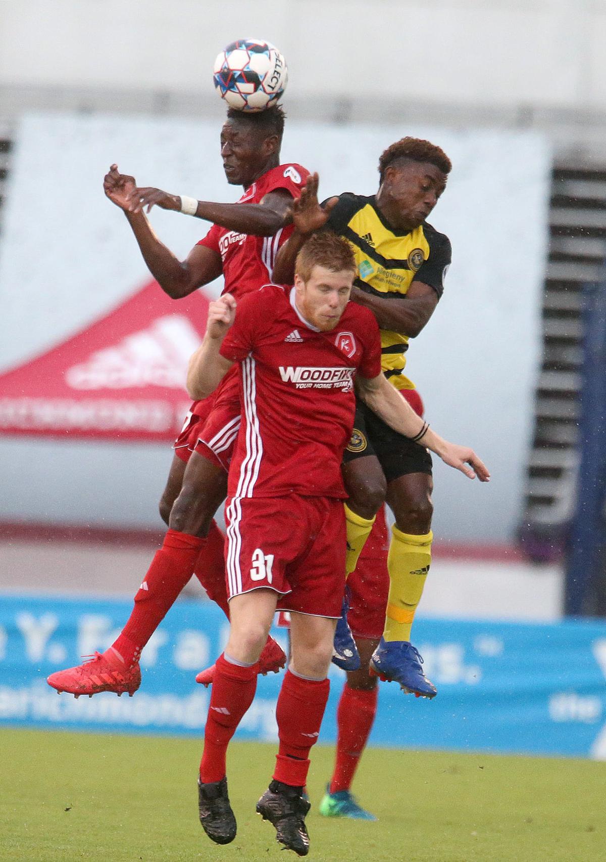 Kickers allow two late goals, fall to Pittsburgh | Professional Sports