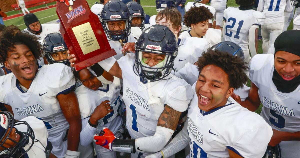 PHOTOS Varina Wins First Football State Title photos-varina-wins-first-football-state-title
