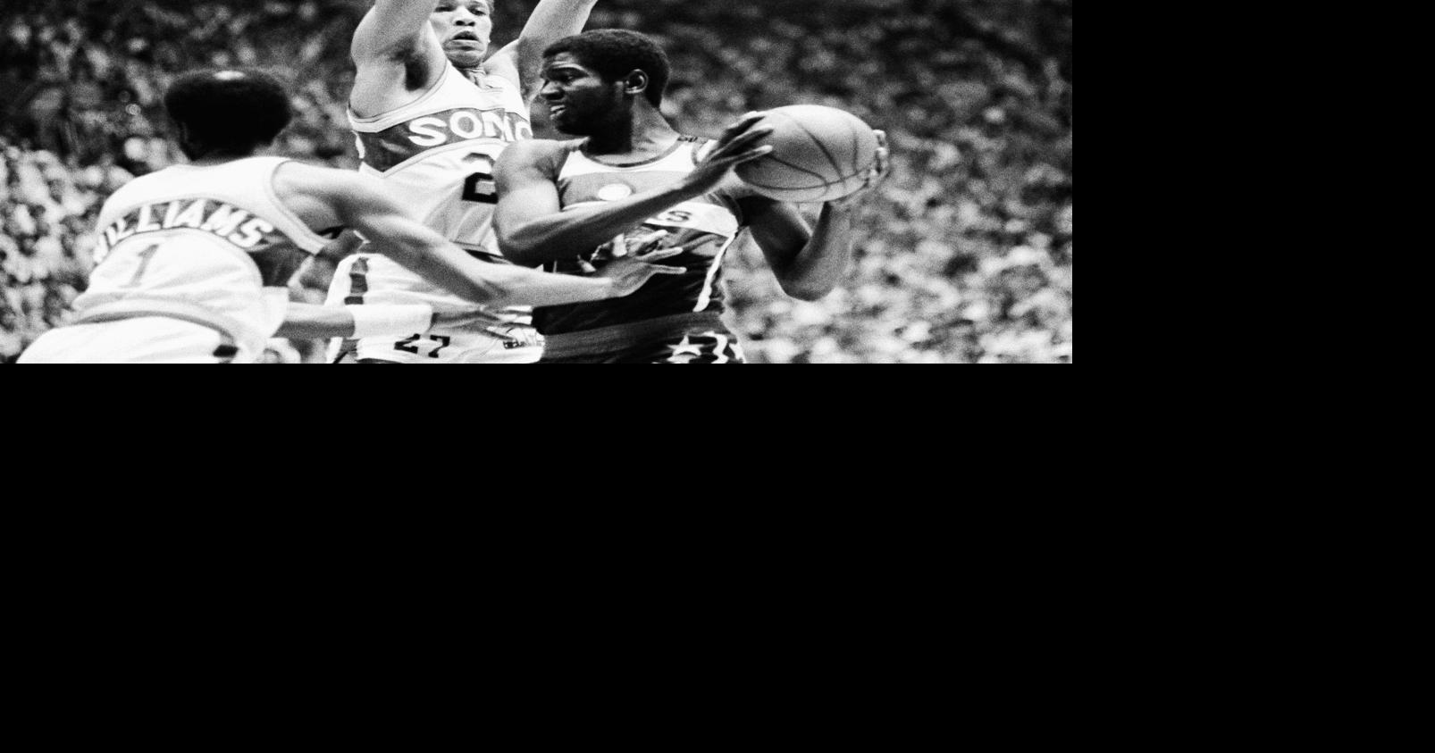Wes Unseld Signed 1977-78 Washington Bullets Authentic Game Model