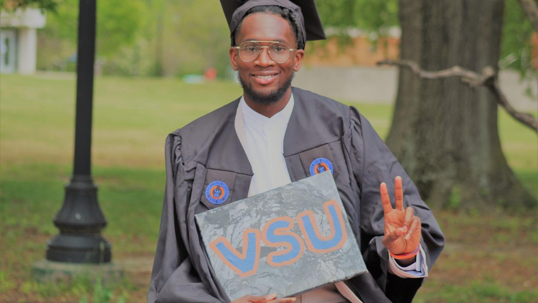 Watch Now Job Outlook For New College Graduates Has Improved But Perseverance Is Required Business News Richmond Com Gmu School Of Business Graduation 2022