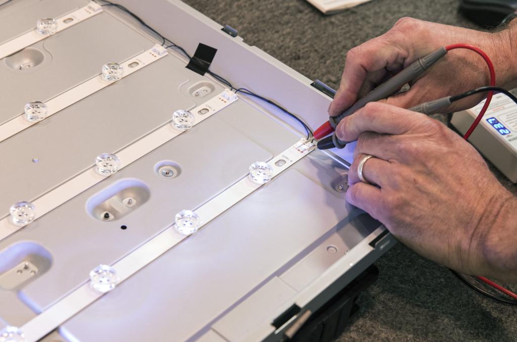 Broken Tv Repair Or Buy A New One Business News Richmond Com I bought a 43 inch samsung flatscreen tv from best buy february 1 because my daughter was coming home from college and she wanted a new tv for her room. broken tv repair or buy a new one
